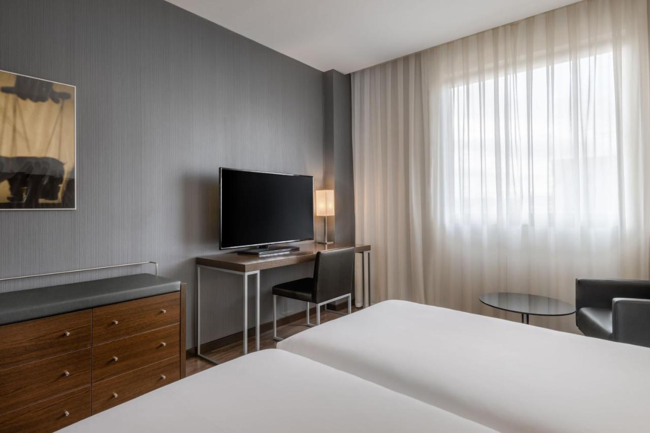 Ac Hotel By Marriott Madrid Airport Coslada Εξωτερικό φωτογραφία