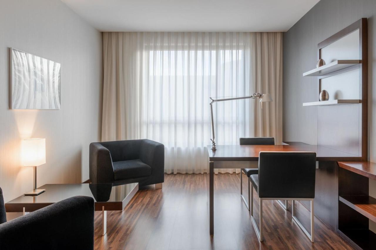 Ac Hotel By Marriott Madrid Airport Coslada Εξωτερικό φωτογραφία