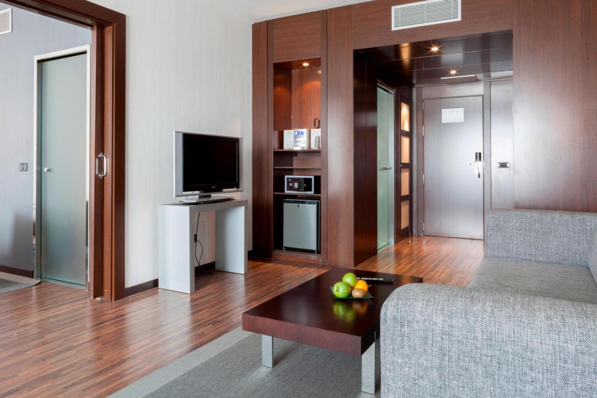 Ac Hotel By Marriott Madrid Airport Coslada Εξωτερικό φωτογραφία