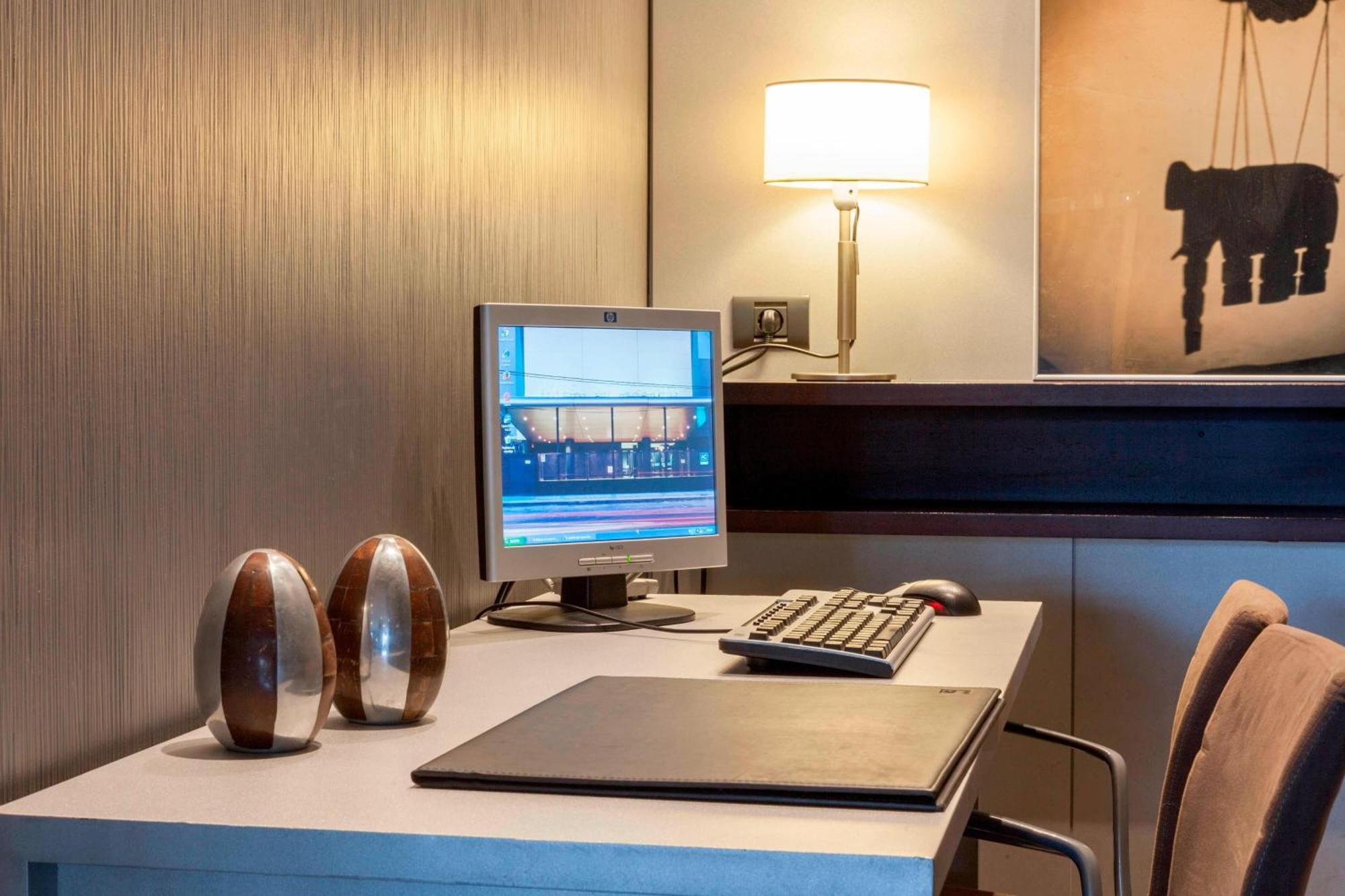 Ac Hotel By Marriott Madrid Airport Coslada Εξωτερικό φωτογραφία