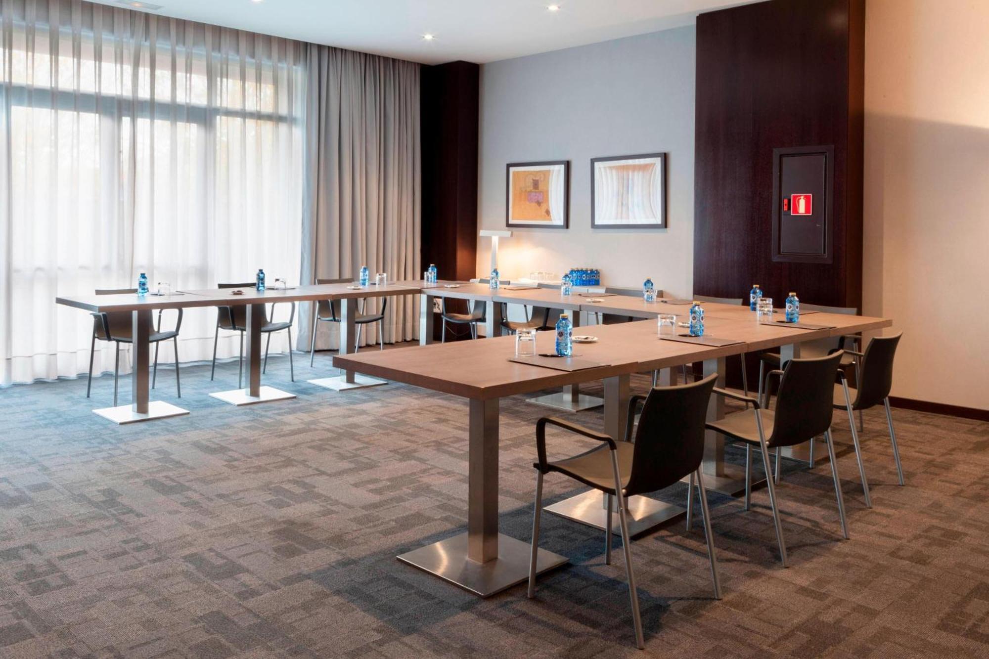 Ac Hotel By Marriott Madrid Airport Coslada Εξωτερικό φωτογραφία