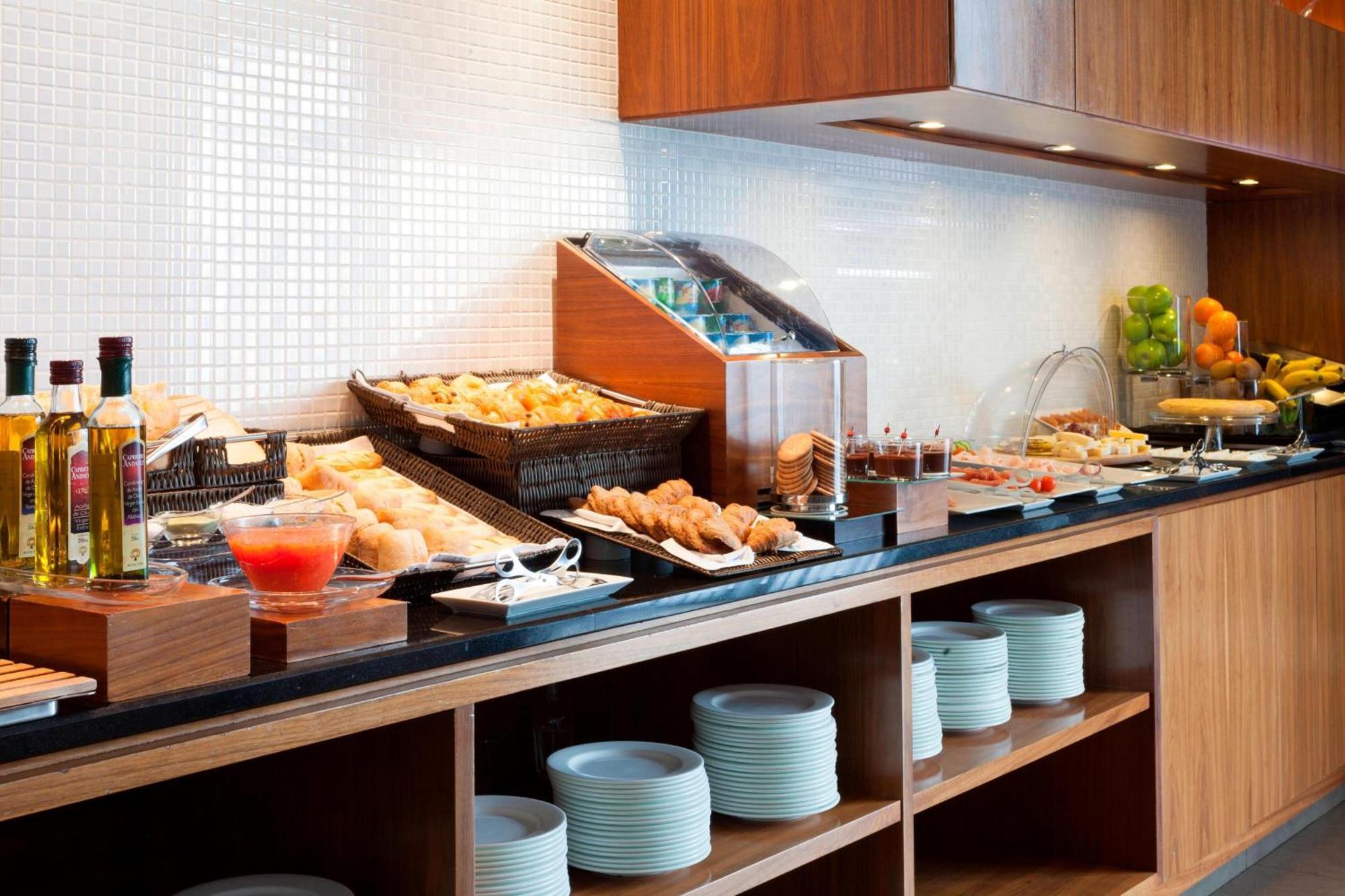 Ac Hotel By Marriott Madrid Airport Coslada Εξωτερικό φωτογραφία