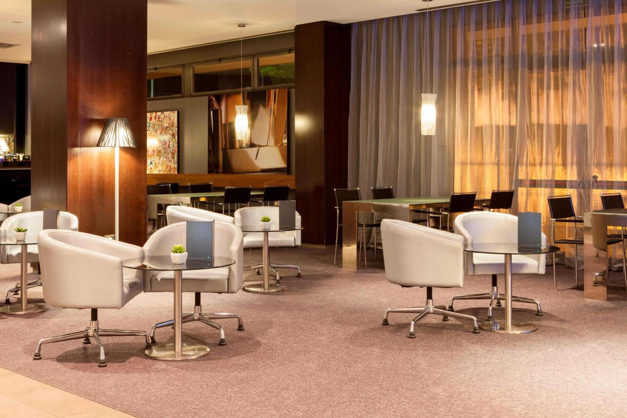 Ac Hotel By Marriott Madrid Airport Coslada Εξωτερικό φωτογραφία